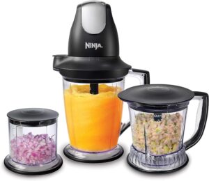 9. Ninja QB1004 Blender and Food Processor Combo